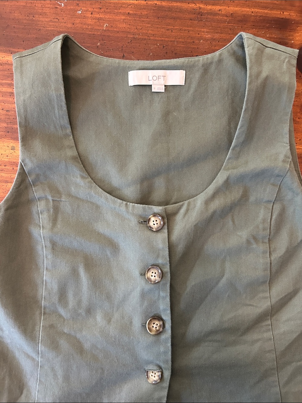 LOFT Olive Scoop Neck Button-Front Tank - Picture 2 of 6